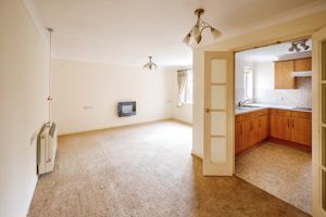 LIVING ROOM- click for photo gallery